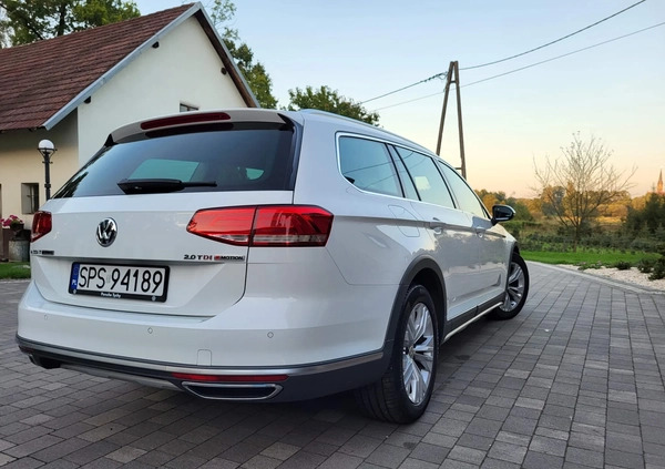 Volkswagen Passat cena 79000 przebieg: 140000, rok produkcji 2016 z Pszczyna małe 121